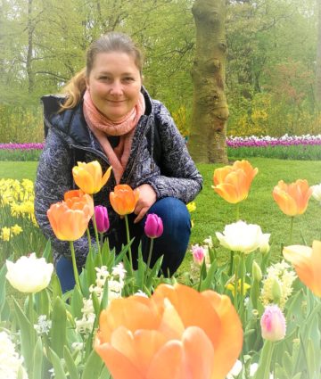 Séverine Slusarz Séverine Slusarz, directrice d'éternel jardin (entretien et fleurissement de sépultures) à Hoerdt dans le bas-rhin