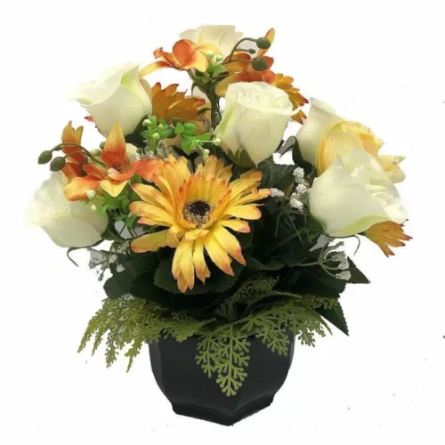Coupe de fleurs artificielles jaune orange et crème dans un pot lestée pour cimetière
