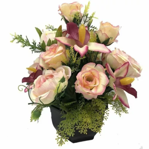 Coupe de fleurs artificielles beige et rose clair dans un pot lestée pour cimetière